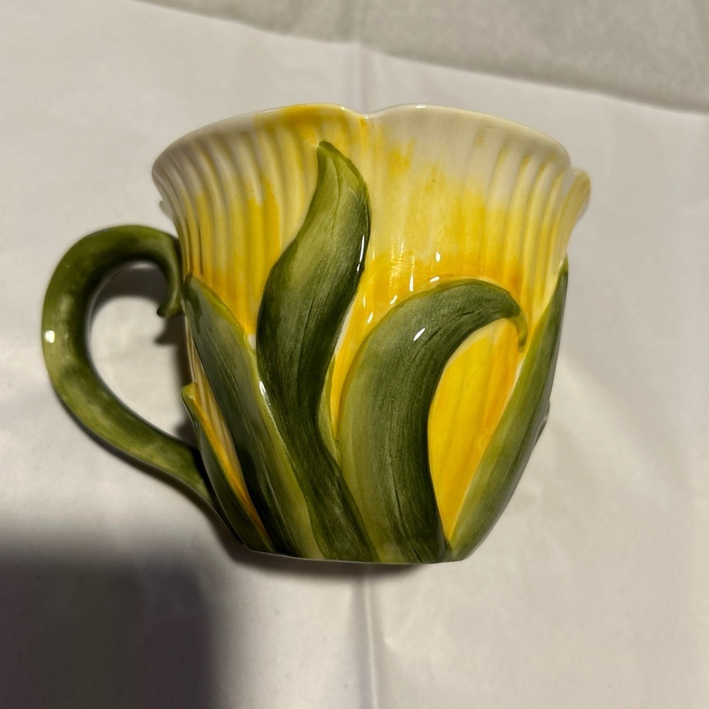 Vintage Harry And David Yellow Flower Mug